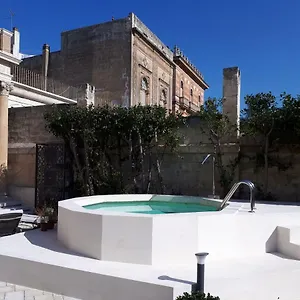 Bed & Breakfast Dimora Charleston Parcheggio Privato In Loco Gratis, Lecce